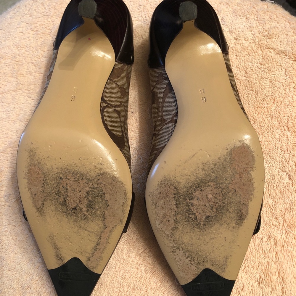 Coach buckle style pumps size 6 - Picture 4 of 6